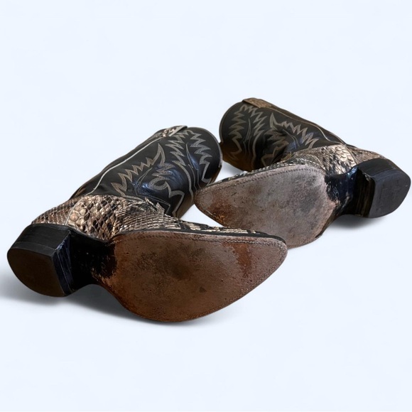 Justin Boots Brown and Tan Cowboy Boots - Picture 11 of 11